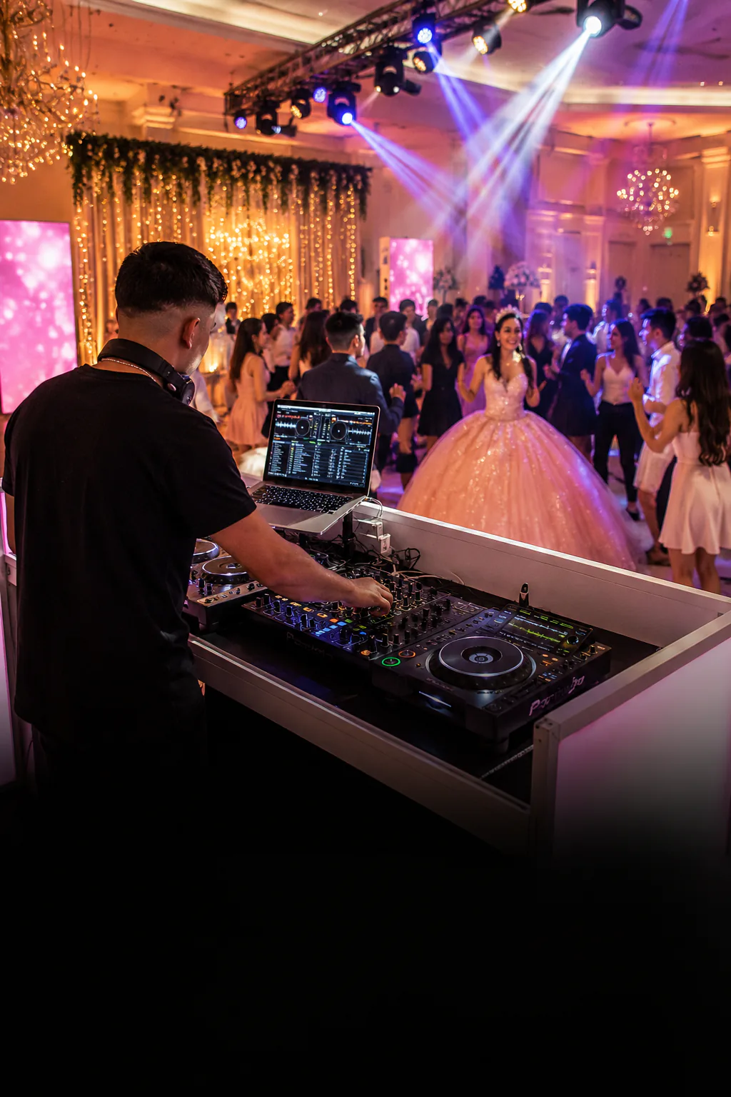 DJ y ambiente de fiesta
